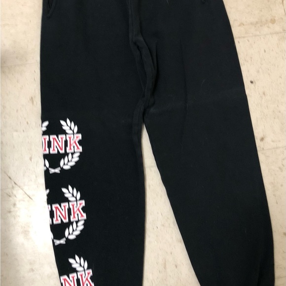 VS Pink LoGo Set - Picture 12 of 15